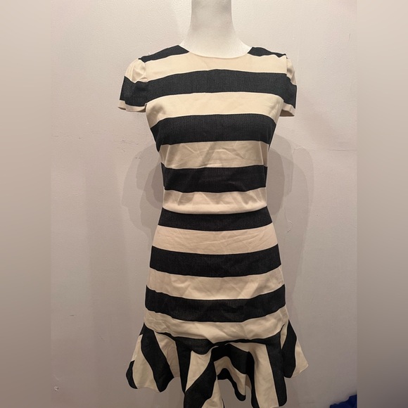 alice + olivia Fantine Ruffled Striped Dress Size 4 - Picture 2 of 4